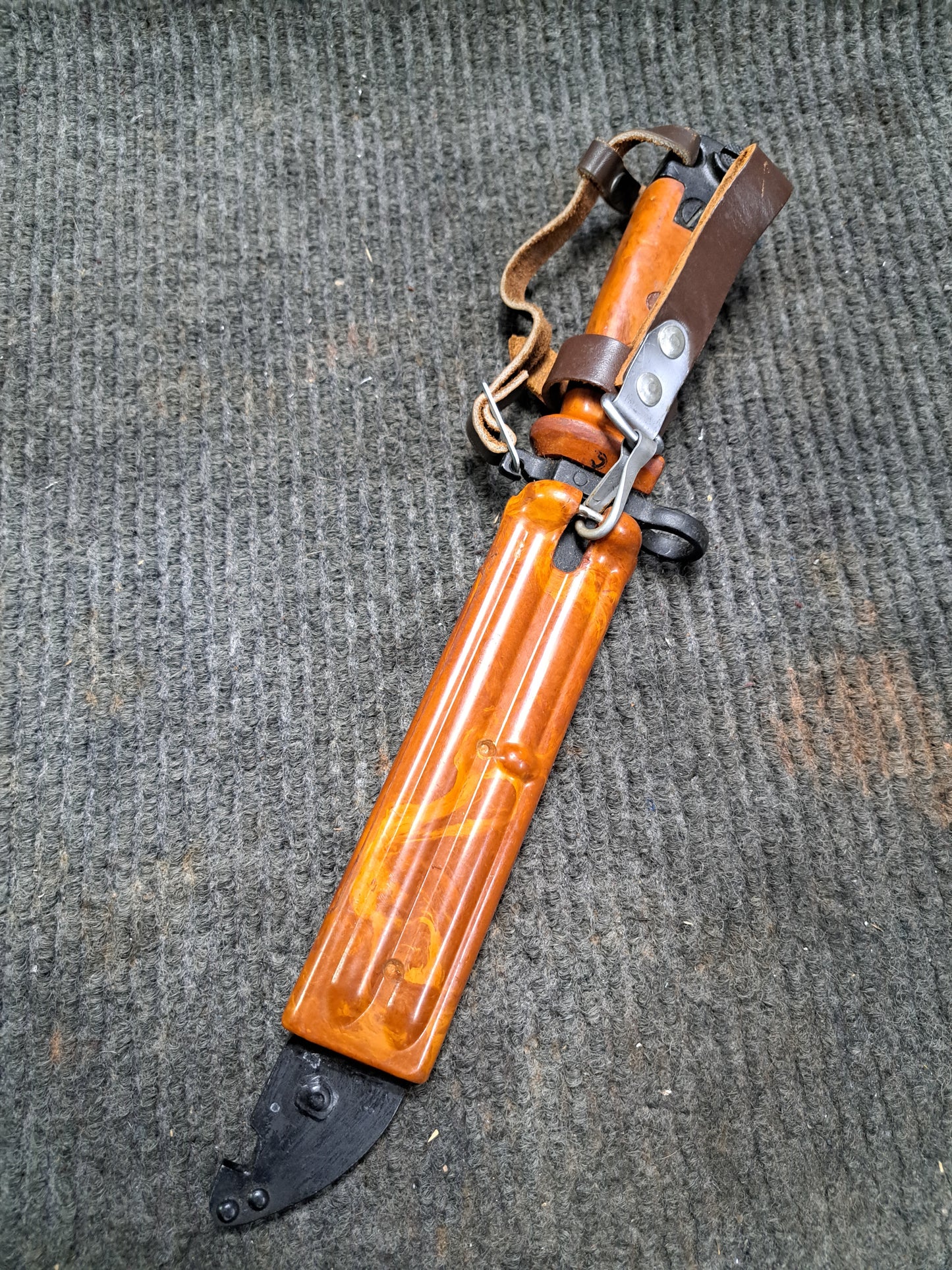 BULGARIAN BAKELITE (10) BAYONET