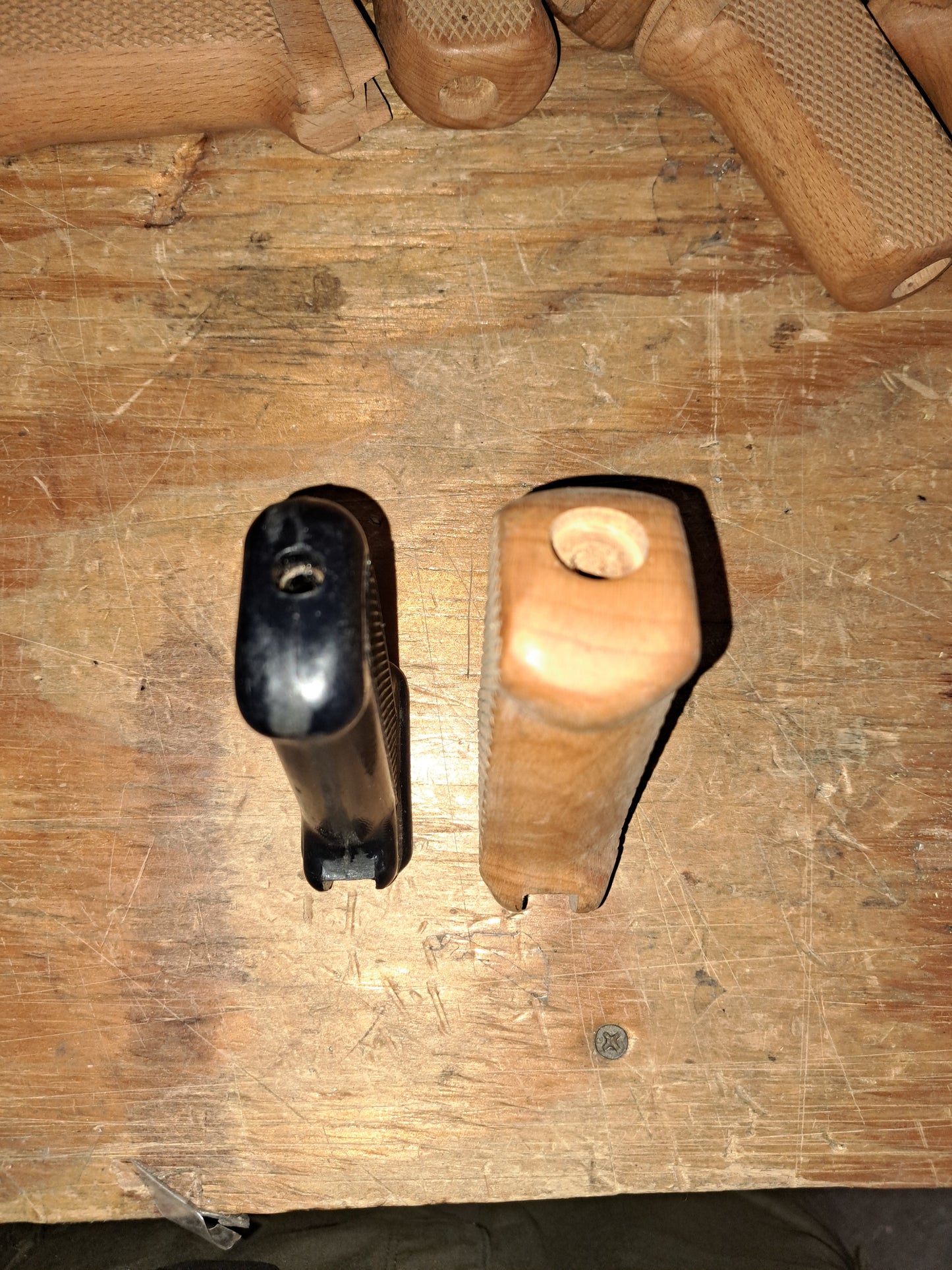 FAT WOOD CHECKERED PISTOL GRIP